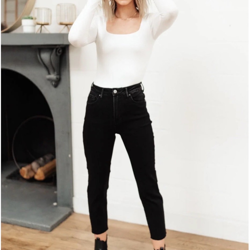 HIGH WAIST MOM FIT JEANS IN BLACK BY RISEN JEANS 26